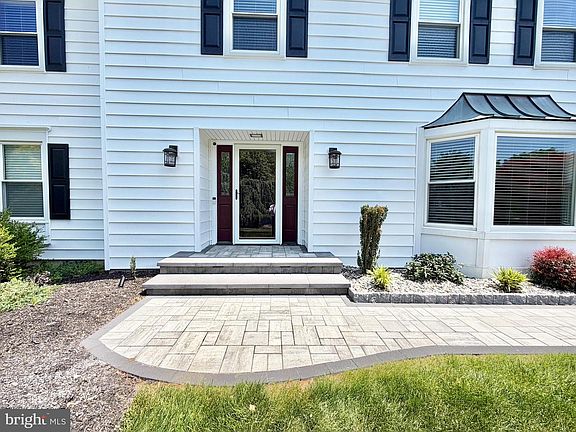 2nd image of 15 Greenfield Dr N