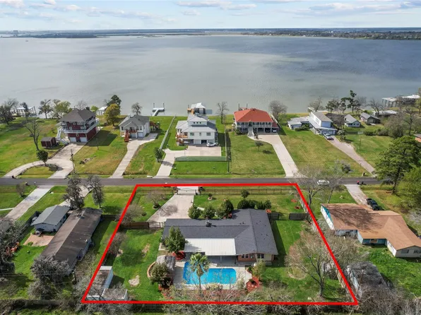 505 S Burnett Dr, Baytown, TX 77520