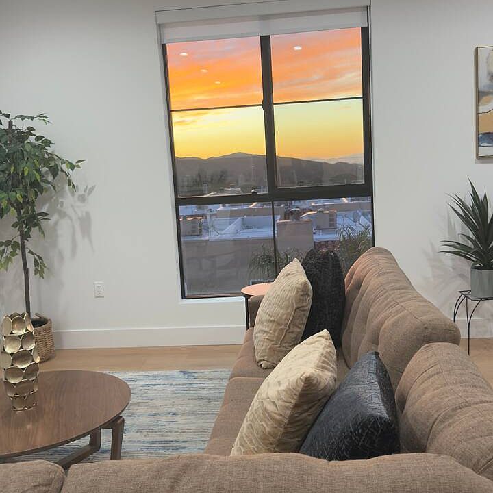 Photos are for sample unit staging only.