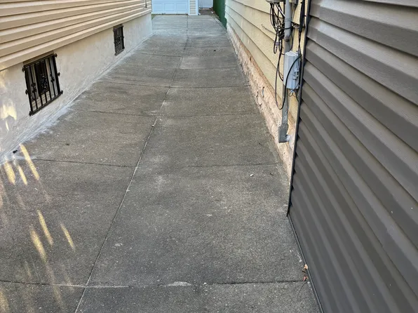 95-15 Pitkin Avenue image 25 of 26