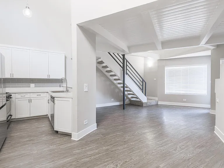 7918 Reseda Blvd — Photo 12