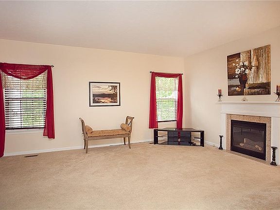 4th image of 106 Beresford Ln