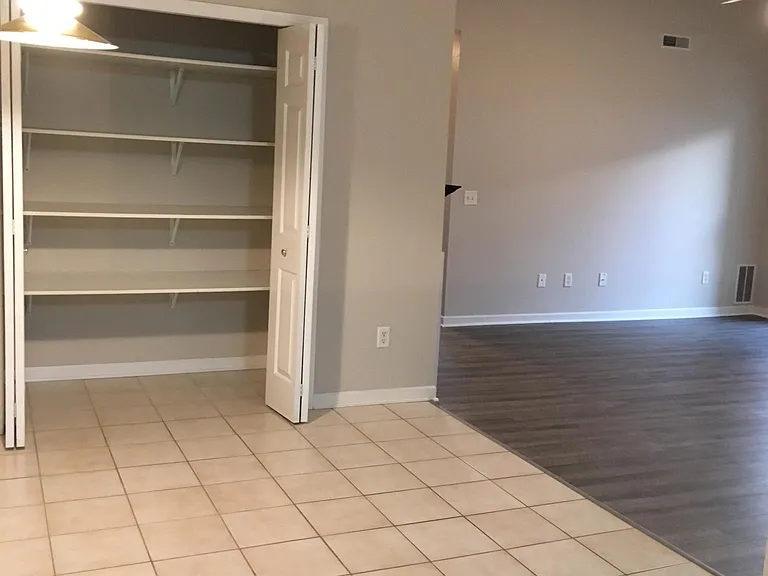 558 Kelvington Dr #3 — Photo 11