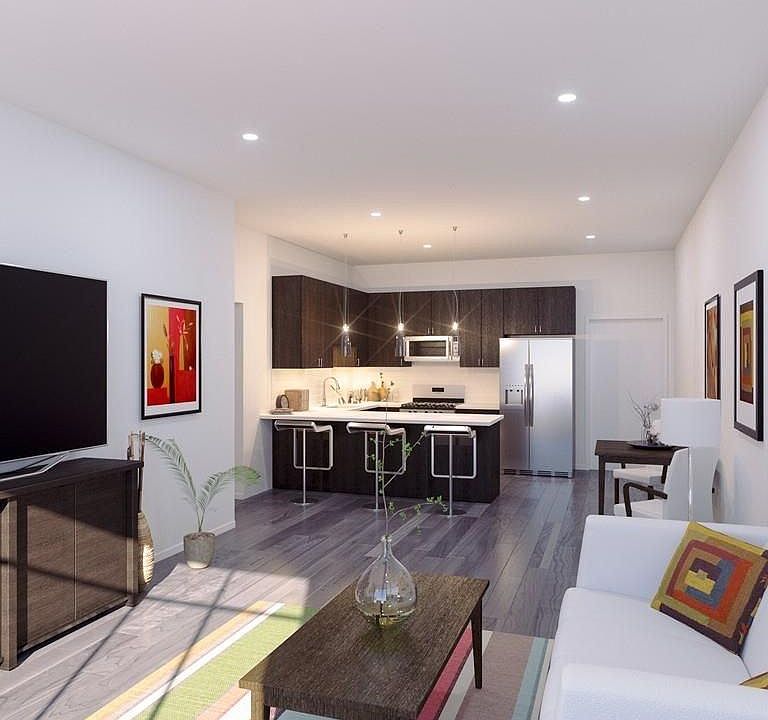 1st image of 18 Cliveden St Unit 205W