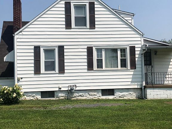 3rd image of 227 New York Ave