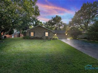 2060 Green Valley Dr, Toledo, OH 43614