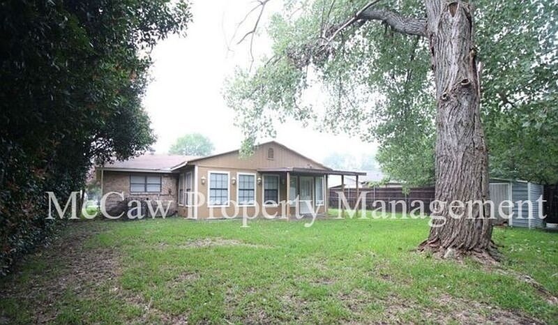 2nd image of 14025 Spring Oak Dr