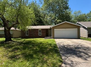 2525 S Virginia Ave, Springfield, MO 65807