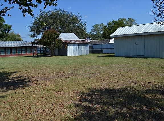 5th image of 9640 Oakwood Dr
