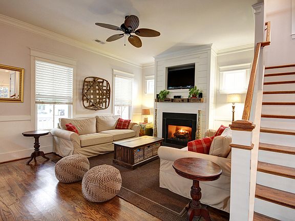 5th image of 1053 Phillips Park Dr