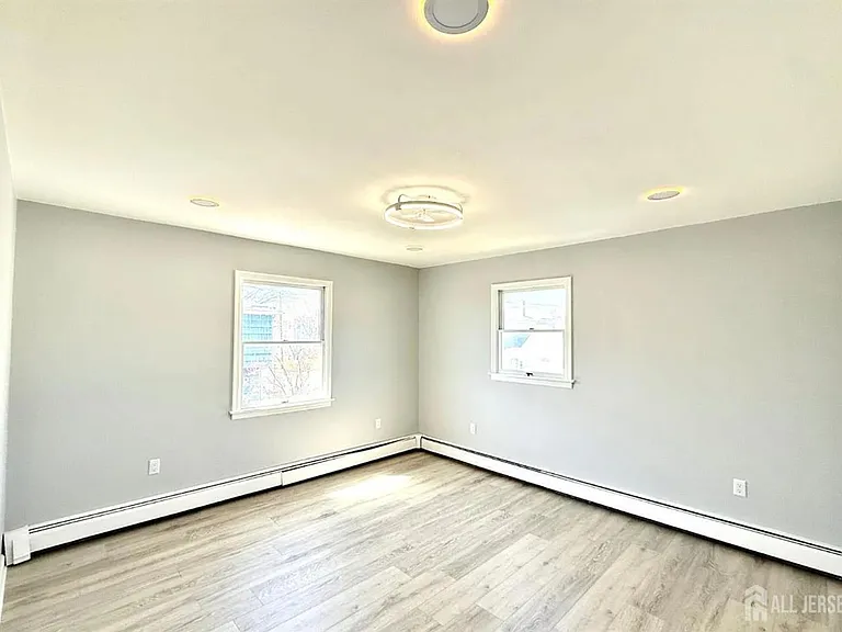 35 Fiat Ave — Photo 4