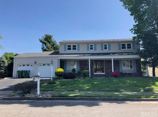 213 Compton Ave, Edison, NJ 08820