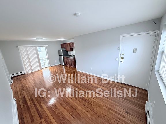 3rd image of 184 Fairview Ave APT 5