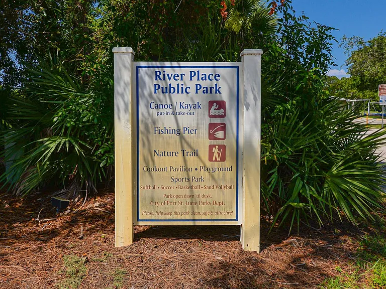 649 NE Bent Paddle Ln — Photo 49