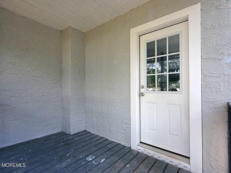 183 Ridge Ave — Photo 2