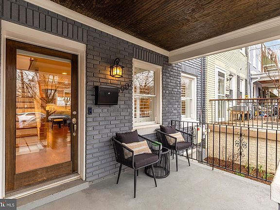 3rd image of 2907 7th St NE