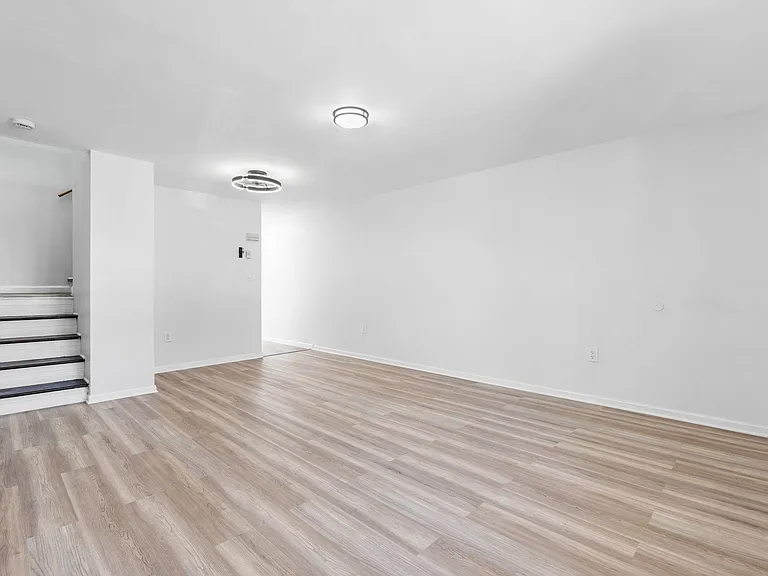 466 Pacific Ave — Photo 6