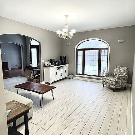 5th image of 4 Woodbird Dr