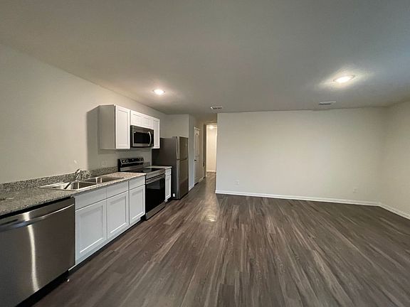 5th image of 3422 Oneal St #A