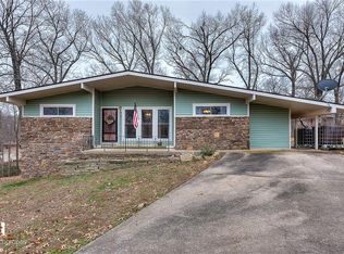 2 Longdon Ln, Bella Vista, AR 72714