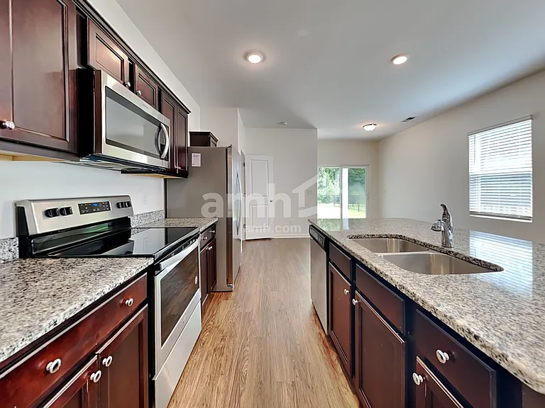 132 Orion Way — Photo 3