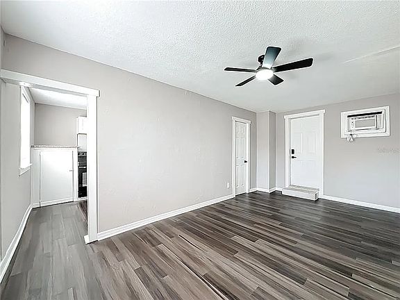 3rd image of 944 18th Ave S #B