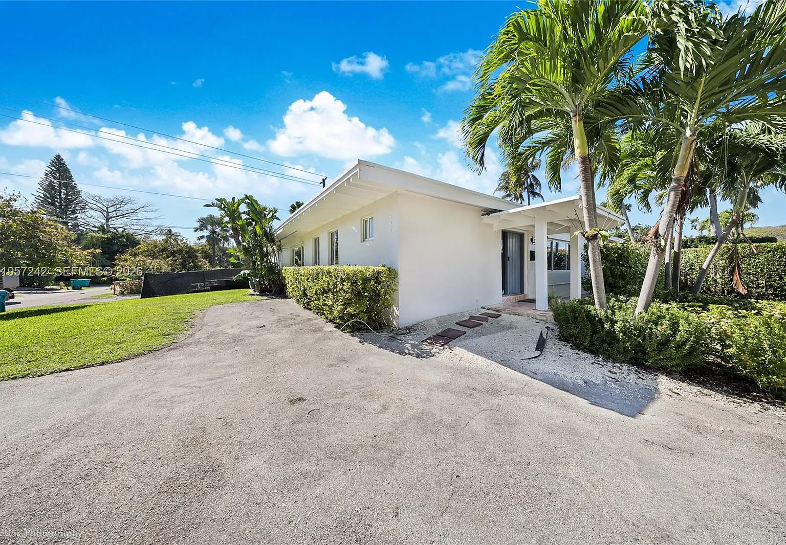 Tropical Isle Homes Sub 3 — Photo 2