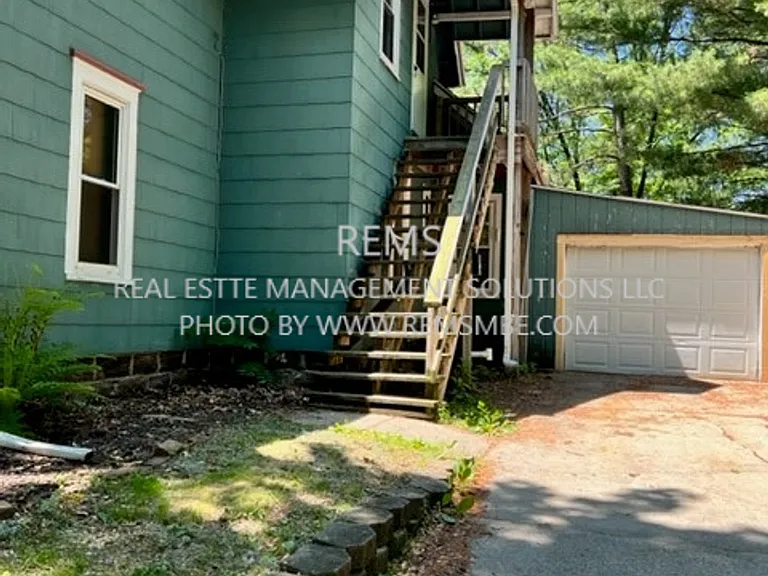 627 N Park St — Photo 9