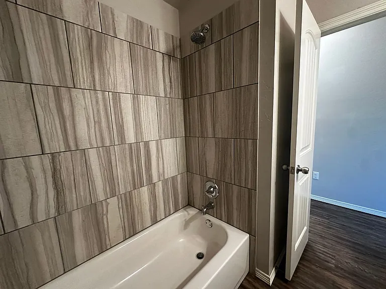 2316 Alta Vista Ln — Photo 25
