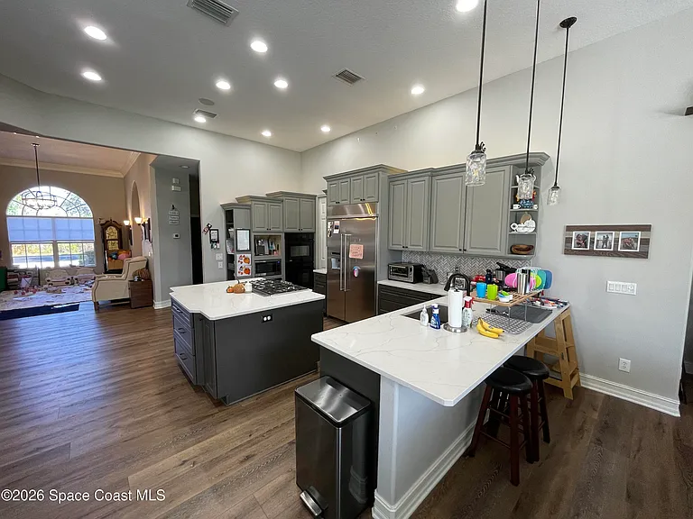 1479 Southpointe Ct — Photo 4