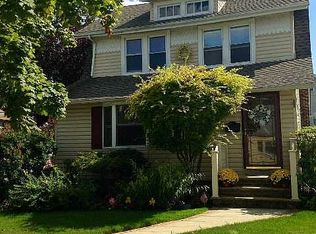 39 Driving Park Ave, Lynbrook, NY 11563