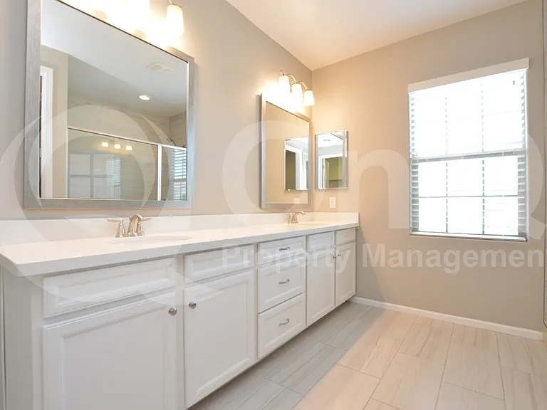 2477 W Market Pl #34 — Photo 18
