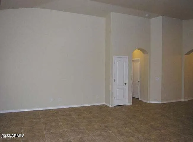 609 E Pearce Rd — Photo 22