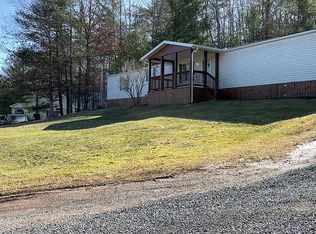 227 Honeysuckle Ln, Lewisburg, WV 24901