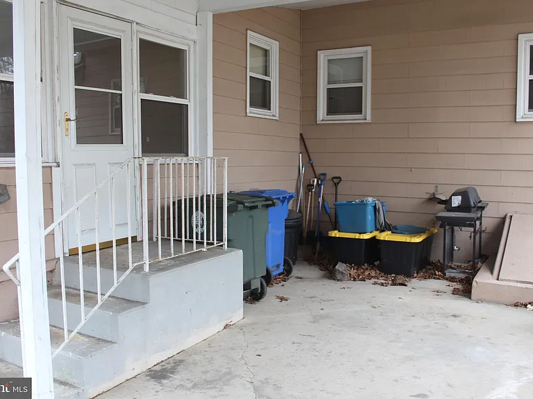 107 Laurel Ave — Photo 15