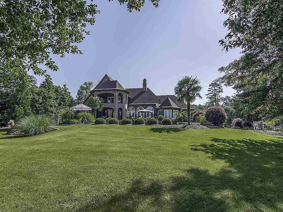 1st image of 175 Nicholls Dr