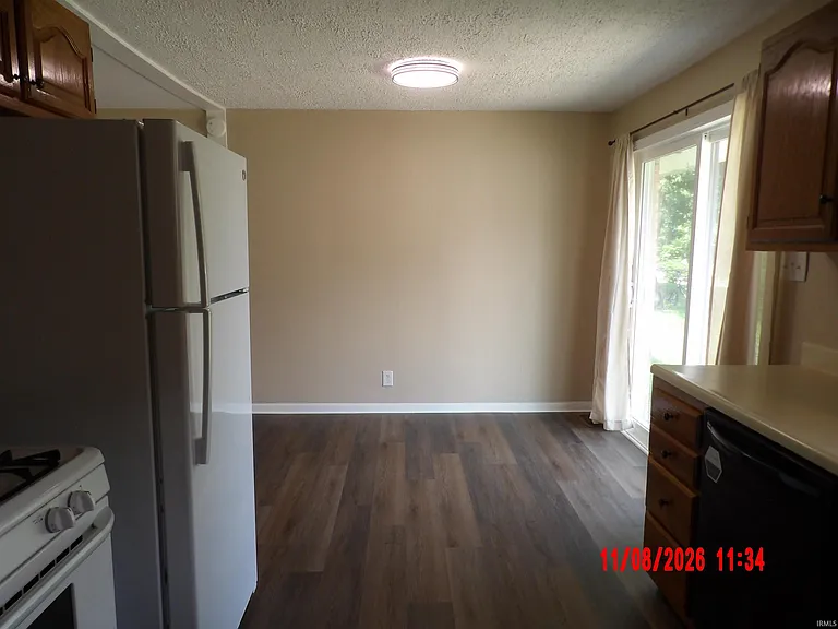 810 W Lincoln St — Photo 26