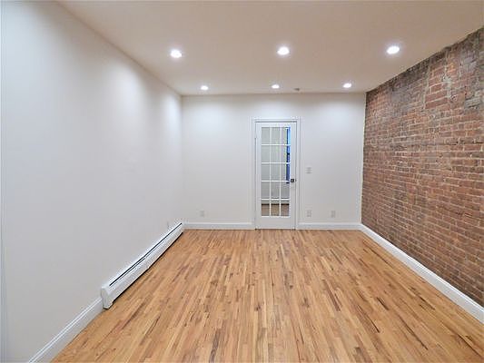 5th image of 305 E 92nd St APT 3A