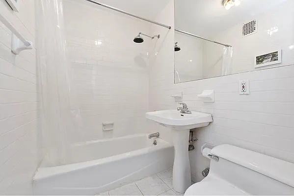 Rented by Triplemint | media 9