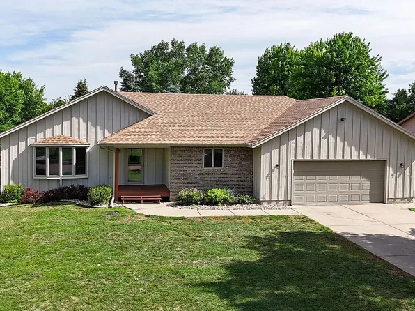 104 E 9th St, Crooks, SD 57020