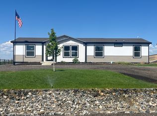 319 N Cedar St, Keenesburg, CO 80643