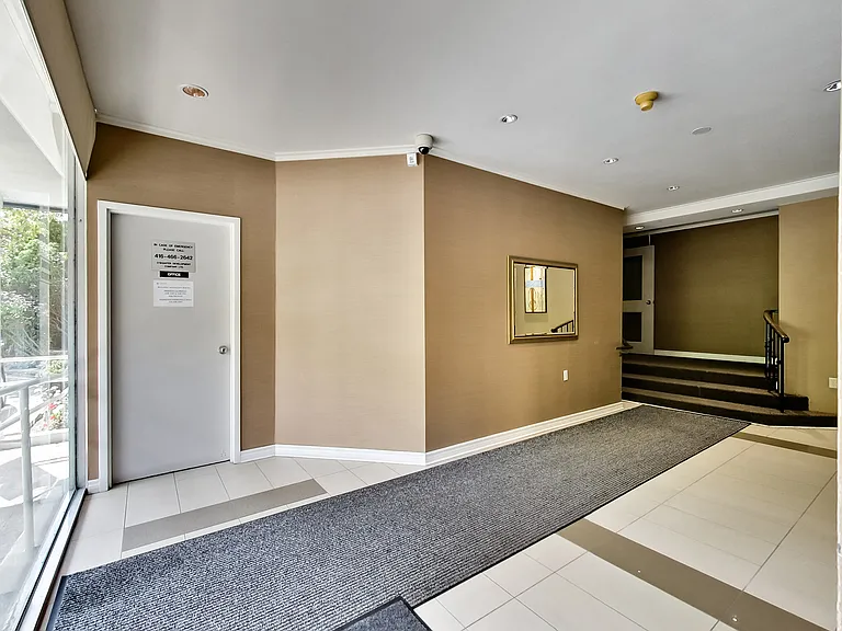 680 Roselawn Ave — Photo 48