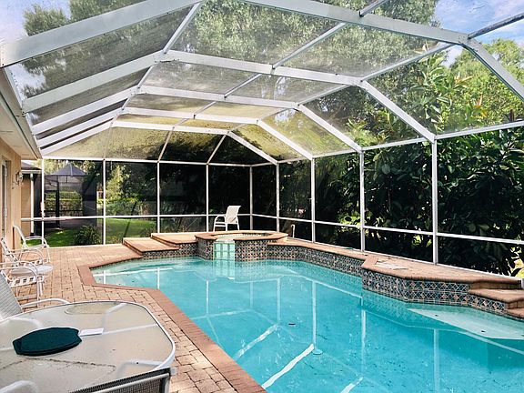 3rd image of 3012 Magdalene Woods Dr