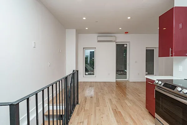 Rented by MySpaceNYC | media 2