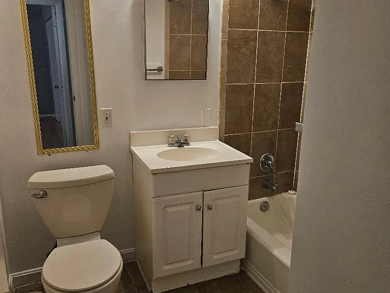 3936 Stone Gate Dr #D — Photo 24