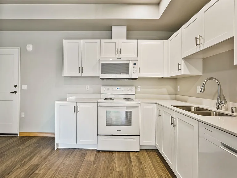 Shadow Creek Apartments — Photo 29