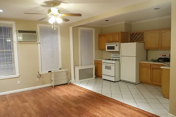 Rented by Alexander Bilu, LREB | media 15