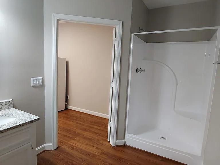 609 S Lake Dr — Photo 4