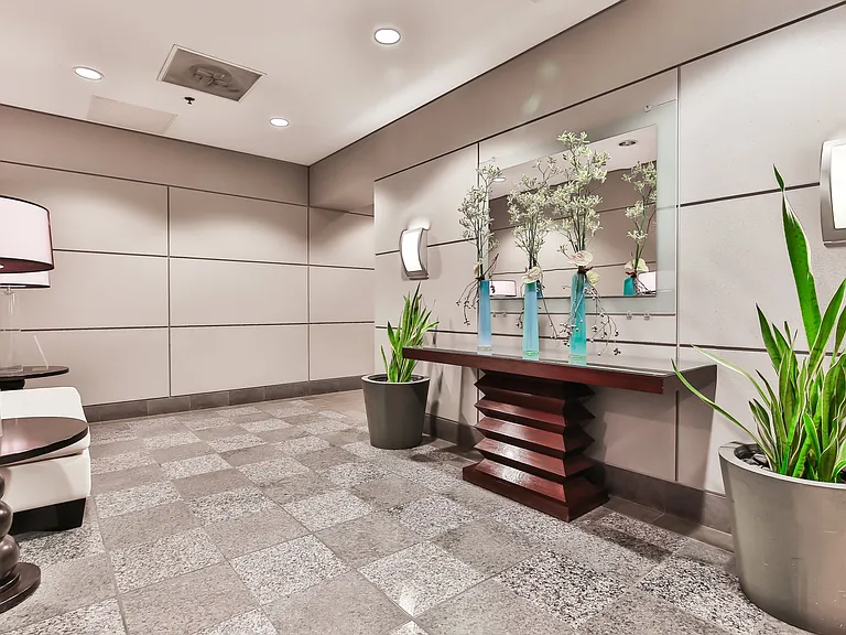 600 N Dearborn St #603 — Photo 20