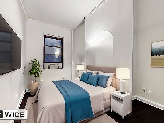 3rd image of 234 E 52nd St APT 2E